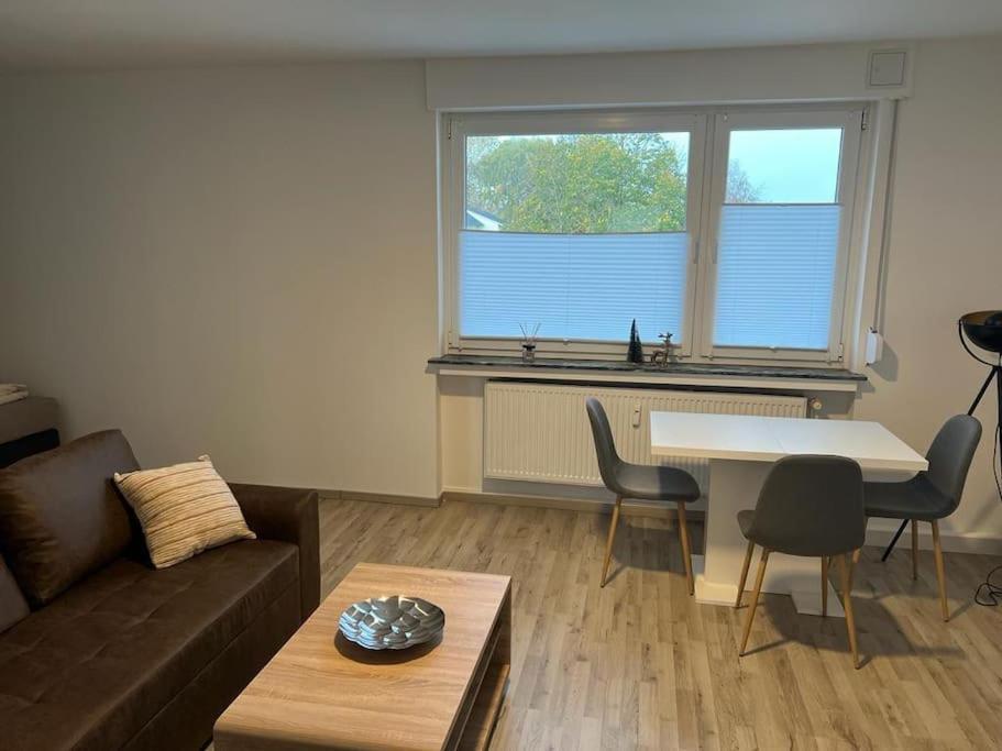 Eine Modern Renovierte Wohnung Mit Balkonterrasse. Lubbecke Extérieur photo