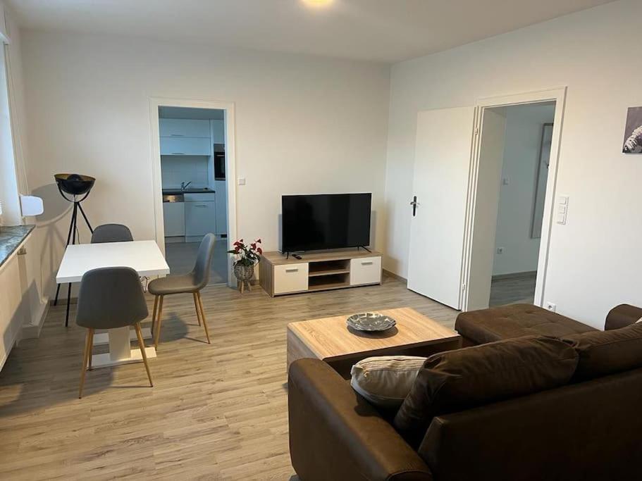 Eine Modern Renovierte Wohnung Mit Balkonterrasse. Lubbecke Extérieur photo