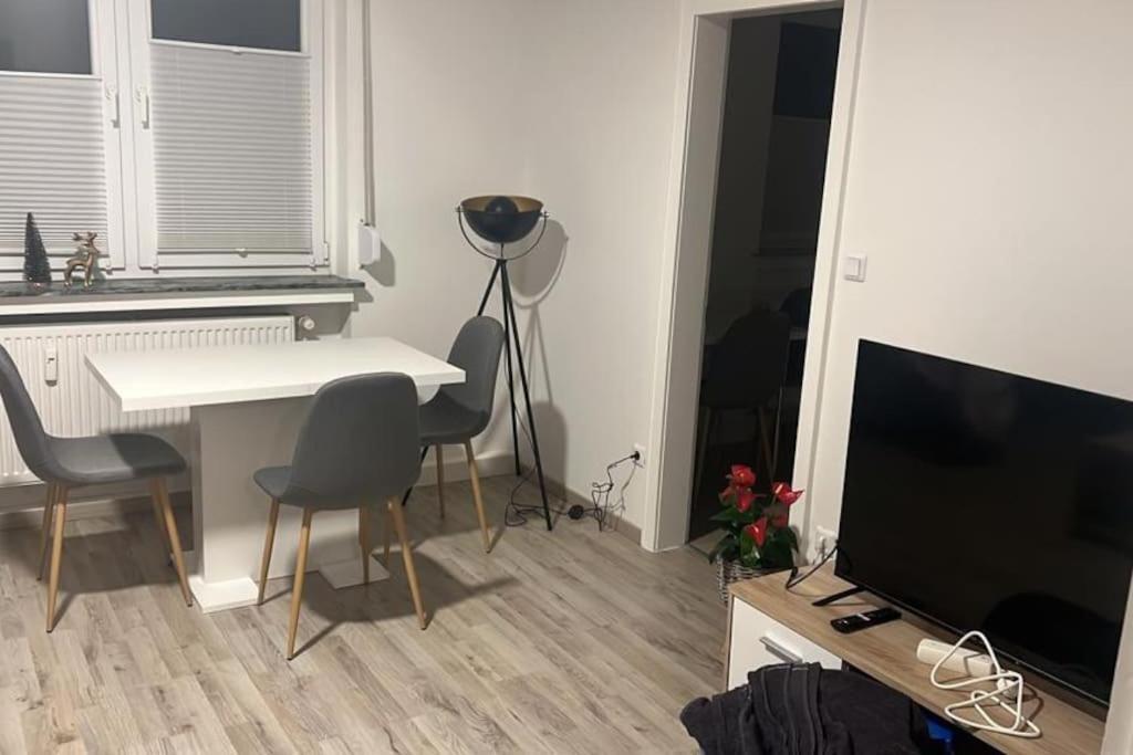 Eine Modern Renovierte Wohnung Mit Balkonterrasse. Lubbecke Extérieur photo